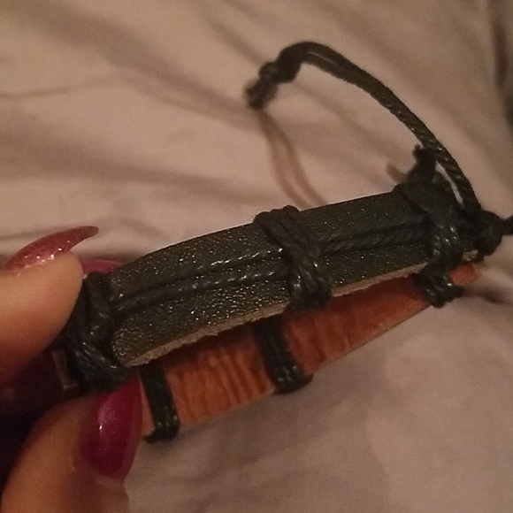 Vintage Leather Bracelet - Picture 2 of 2